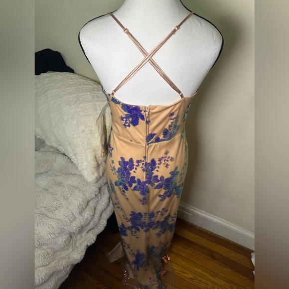 Prom Dress🤍 - Picture 2 of 3